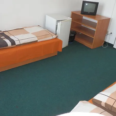 Pod Mostem 旅馆 俄斯特拉发